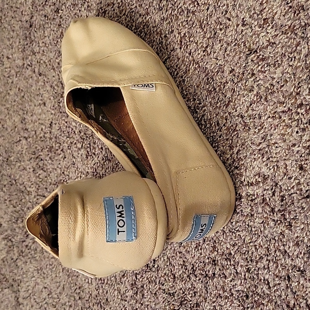 Tom's size 8w